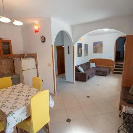 Roko I Niko * Murter