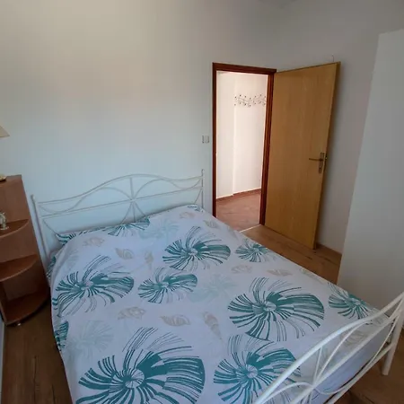 Roko I Niko Apartment Murter