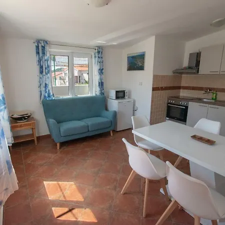 Apartment Roko I Niko Murter