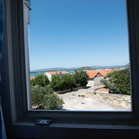 Roko I Niko * Murter