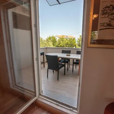 Apartment Roko I Niko Murter