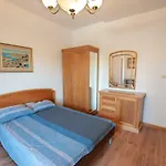 Roko I Niko Apartment Murter