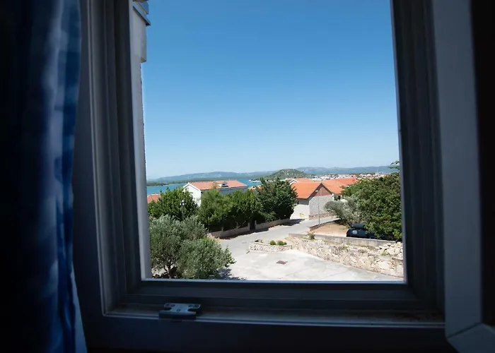 Roko I Niko * Murter